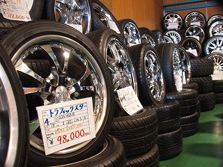 <img src="images/h010.jpg" border="0" width="240" height="180" align="right" hspace="2" alt="���Ã^�C�������̔� ���ÃA���~�z�C�[�� �P�H ���Ð�">